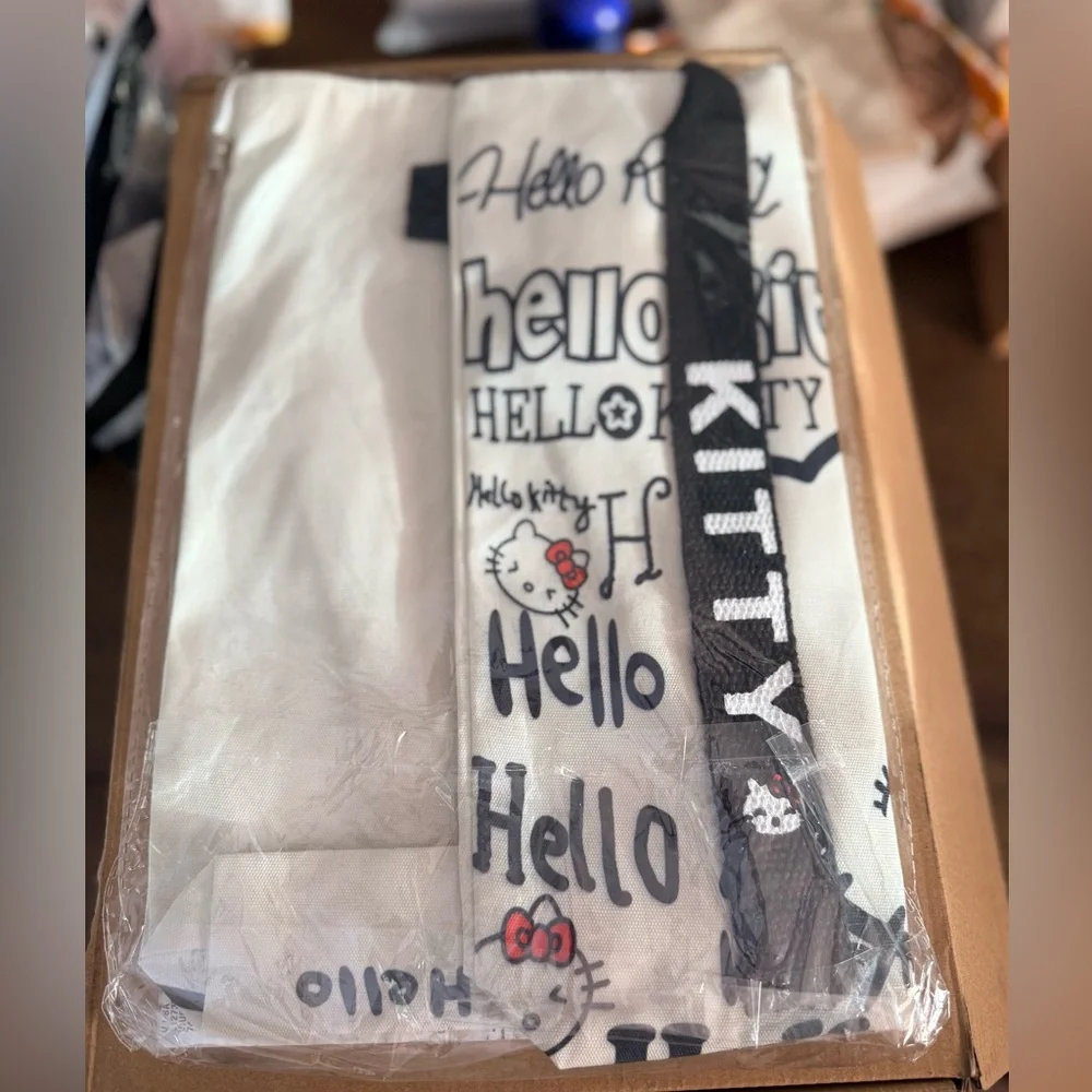 Hello Kitty Big Head Canvas Tote Bag, New - Picture 9 of 9